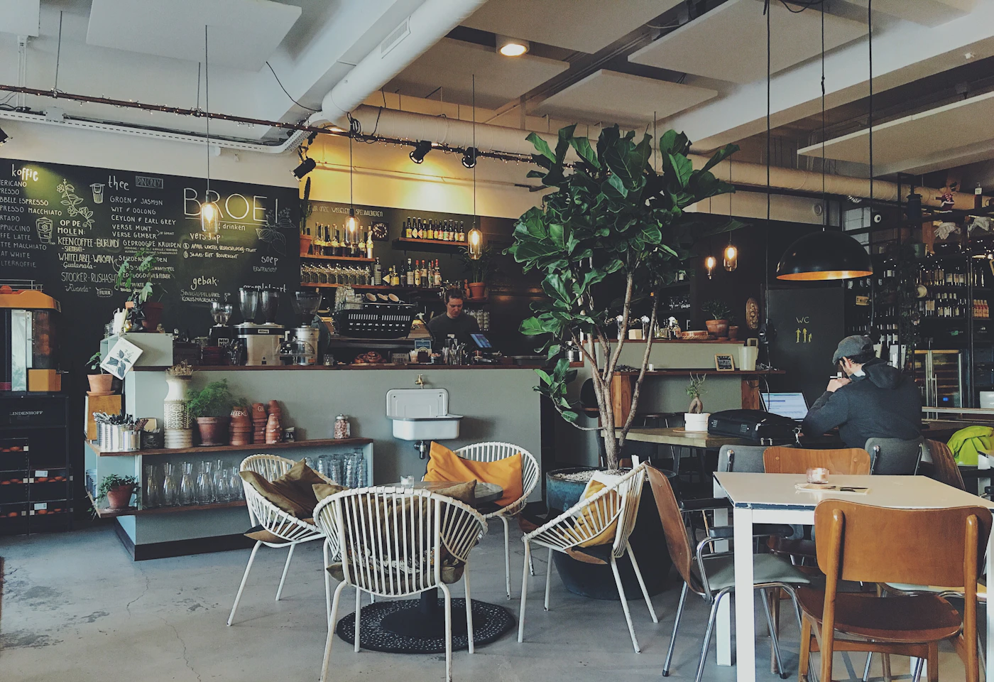 Referensi Cafe & Restaurant Interior